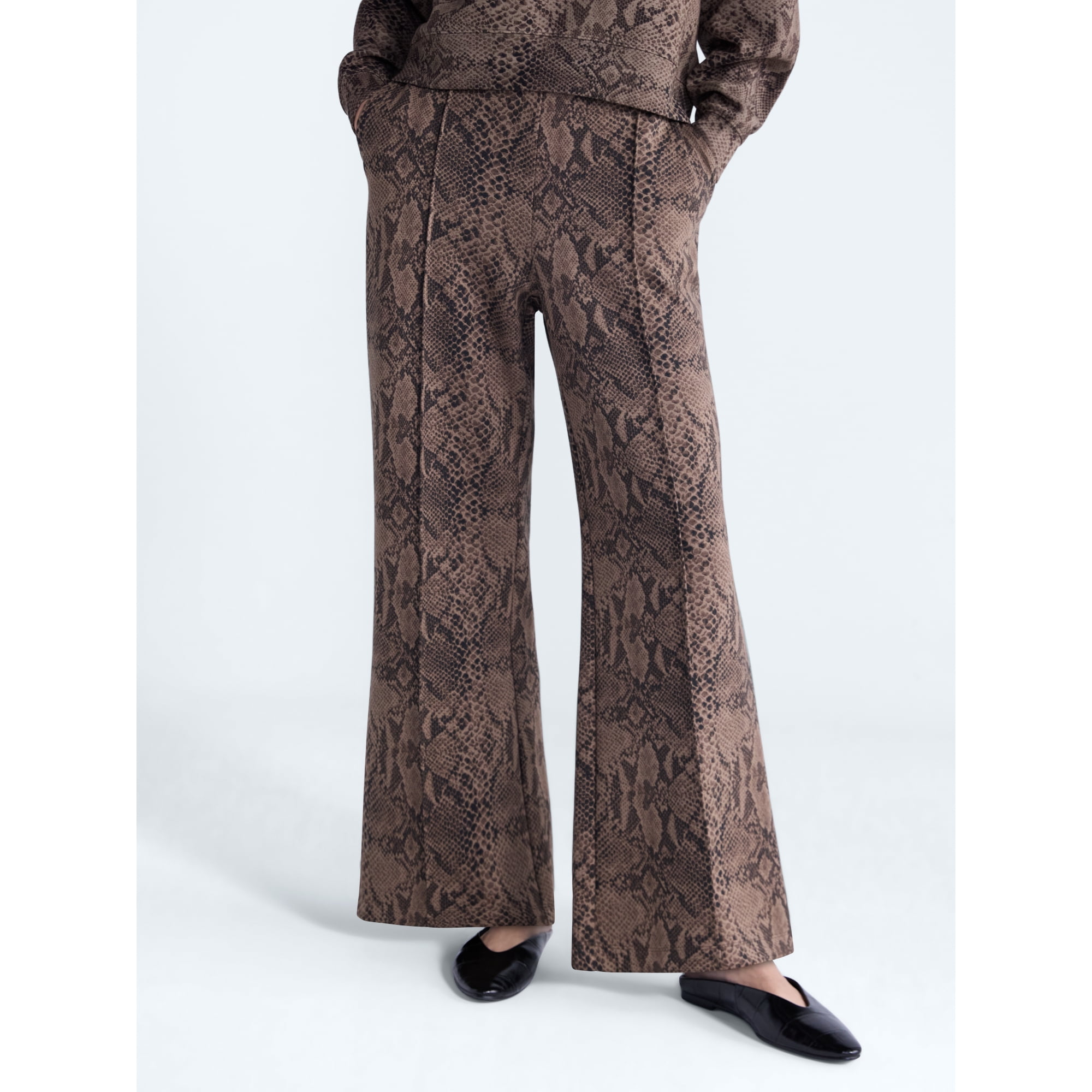 Scoop Women’s and Women’s Plus New Scubaknit Seamed Sweatpants, Regular and Short Lengths, Sizes XS-4X