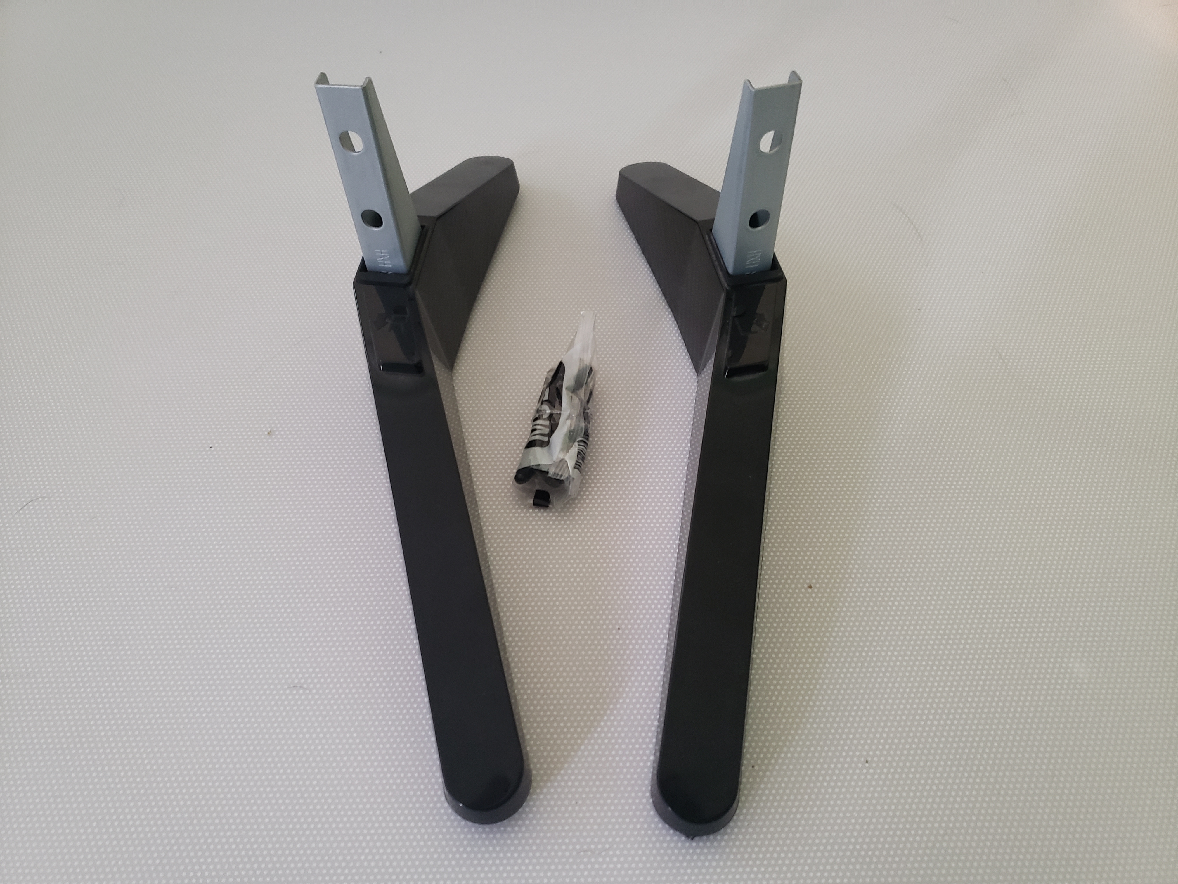 Toshiba 49L310U Stand Legs W/Screws