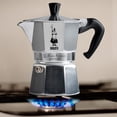 thumbnail image 3 of Cafetera de café espresso Bialetti Moka Express de 60 ml, color plateado, 3 of 7