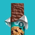 thumbnail image 4 of ONE Protein Bars, masa para galletas con chispas de chocolate, sin gluten con 20 g de proteína y 1 g de azúcar, productos básicos para la despensa, 2,12 oz (12 unidades), 4 of 5
