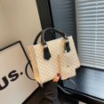 thumbnail image 4 of Bolso cuadrado de mano pequeño a cuadros de moda 2024 otoño nuevo estilo retro pequeño bolso madre bolso bandolera de un solo hombro para mujer, 4 of 5