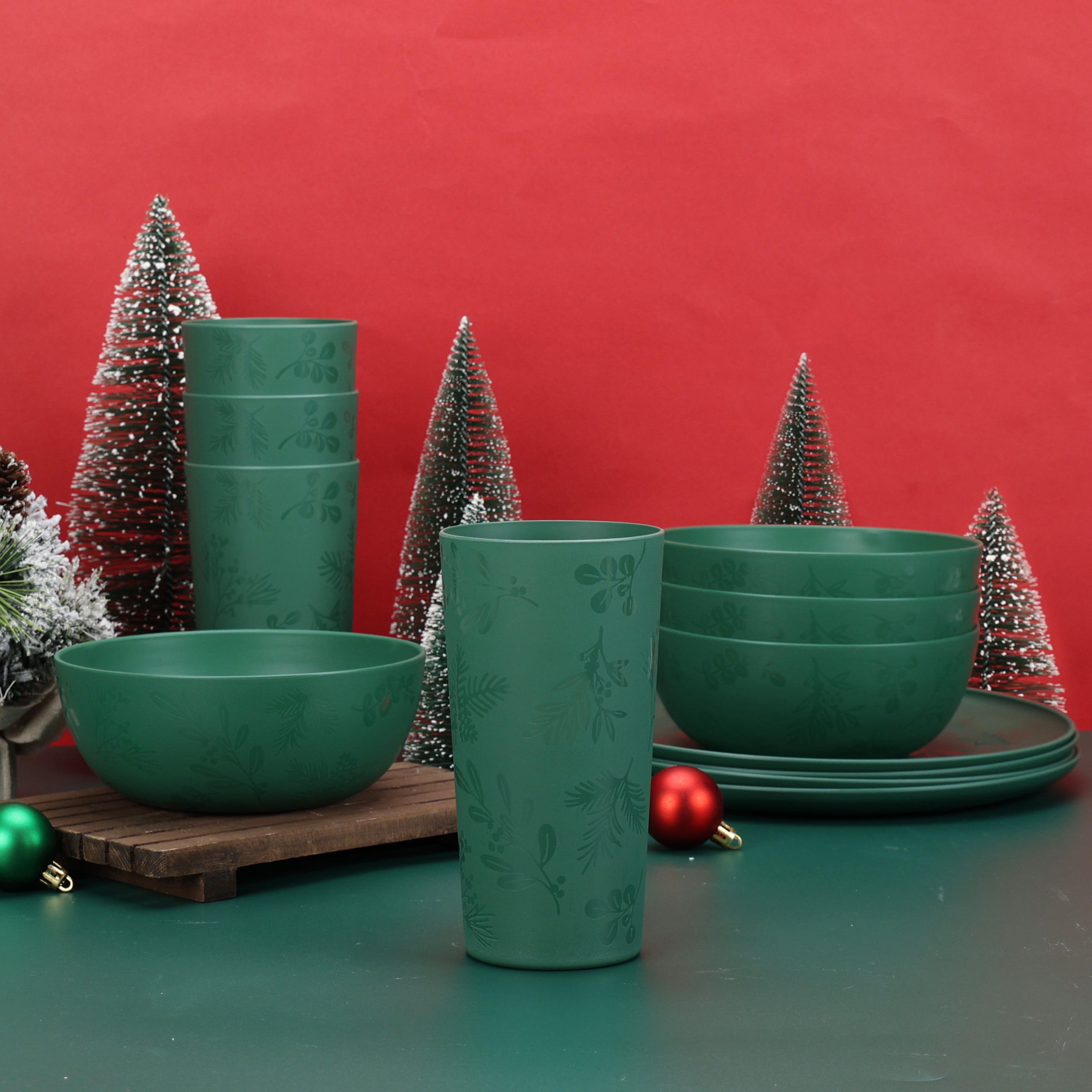 Mainstays 12-Piece Plastic Etched Holly Dinnerware Set, Green