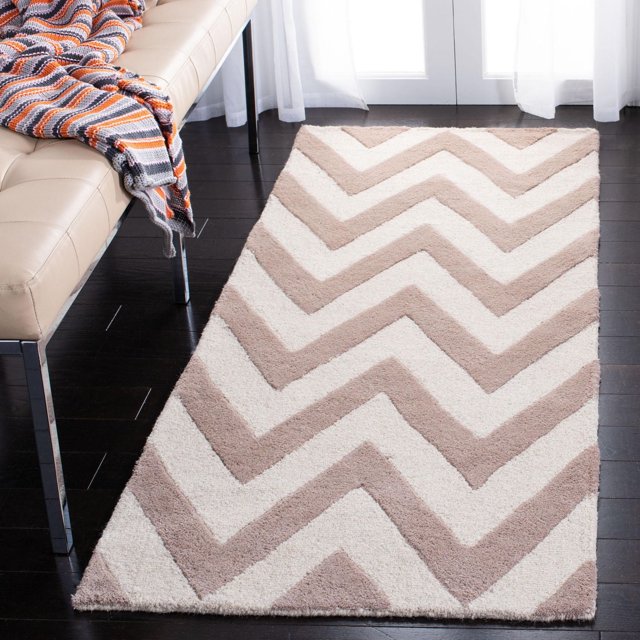 Safavieh Cambridge Kaitlyn Zig Zag Stripes Area Rug