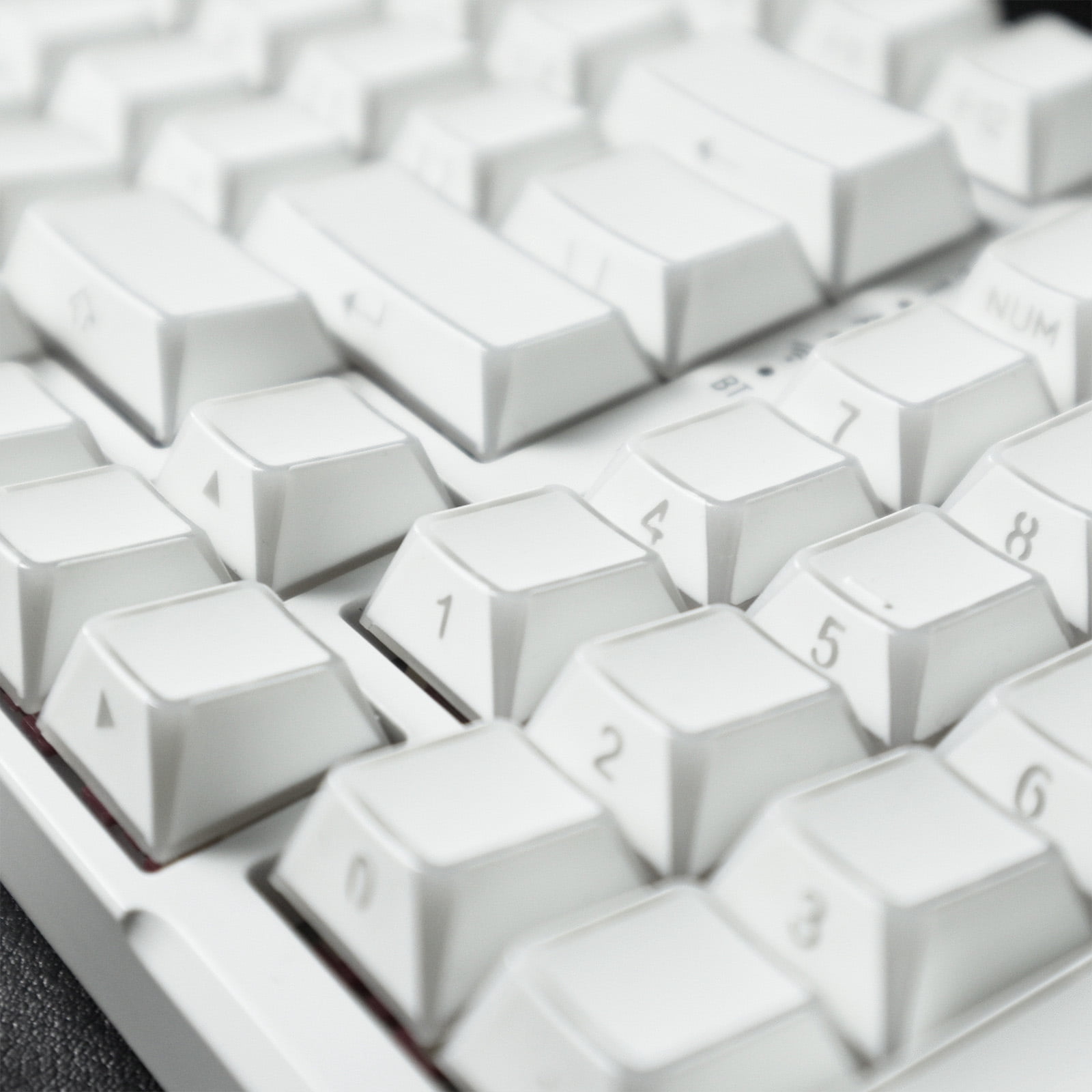 136 Key Mechanical Keyboard Keycaps With Side Printed Characters And 12 Glowing Lines For Optimaled Illuminating