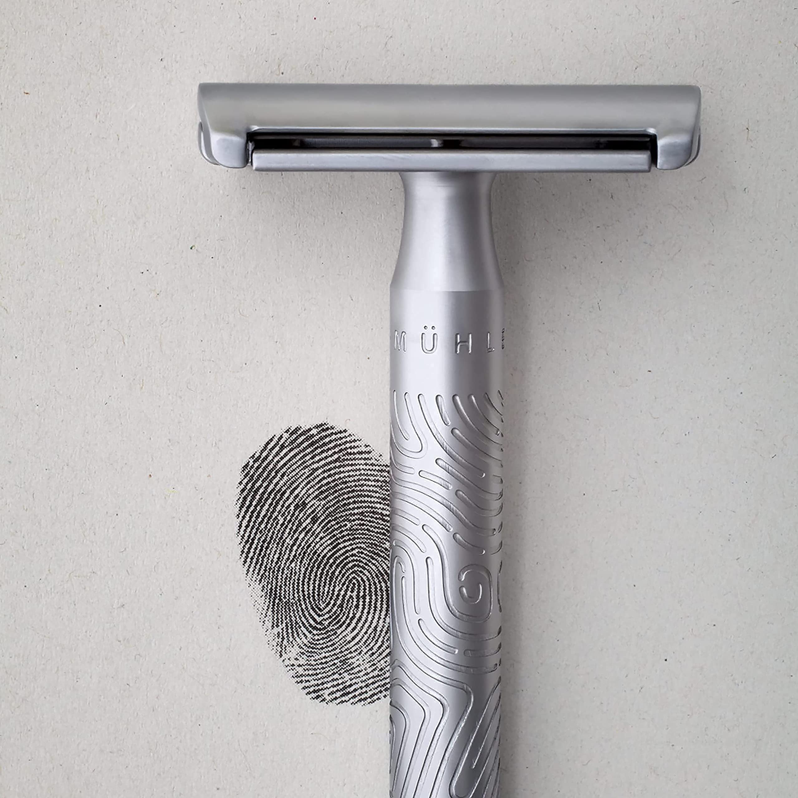 MÜHLE Companion Safety Razor – Women's Double-Edged Body Razor for Shaving, Gentle Use, Suitable for Body, Legs, & Underarms, Longer Handle, Long Lasting Blade