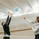 thumbnail image 2 of Balón de voleibol suave, talla oficial 5, para entrenamiento en interiores y exteriores, playa, piscina, gimnasio, ideal para adultos y adolescentes, duradero y antiexplosión, 2 of 8