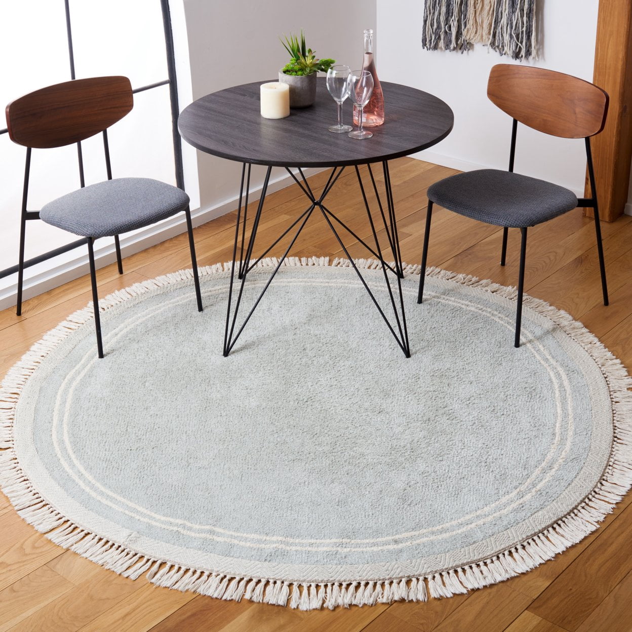 SAFAVIEH Easy Care Tahnee Solid Area Rug, 6' x 6' Round, Light Blue/Ivory