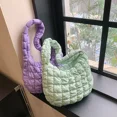 thumbnail image 2 of Bolso de mano acolchado de gran capacidad para mujer, elegante bolso de mano de nailon suave y acolchado para llaves, bolso de hombro de diseñador, 2 of 5