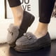 thumbnail image 4 of Zapatos de algodón Zapatos de mujer Otoño e invierno Zapatillas de algodón con forro polar cálido Zapatos de piel Estilo coreano Zapatillas bajas planas sin cordones, 4 of 5