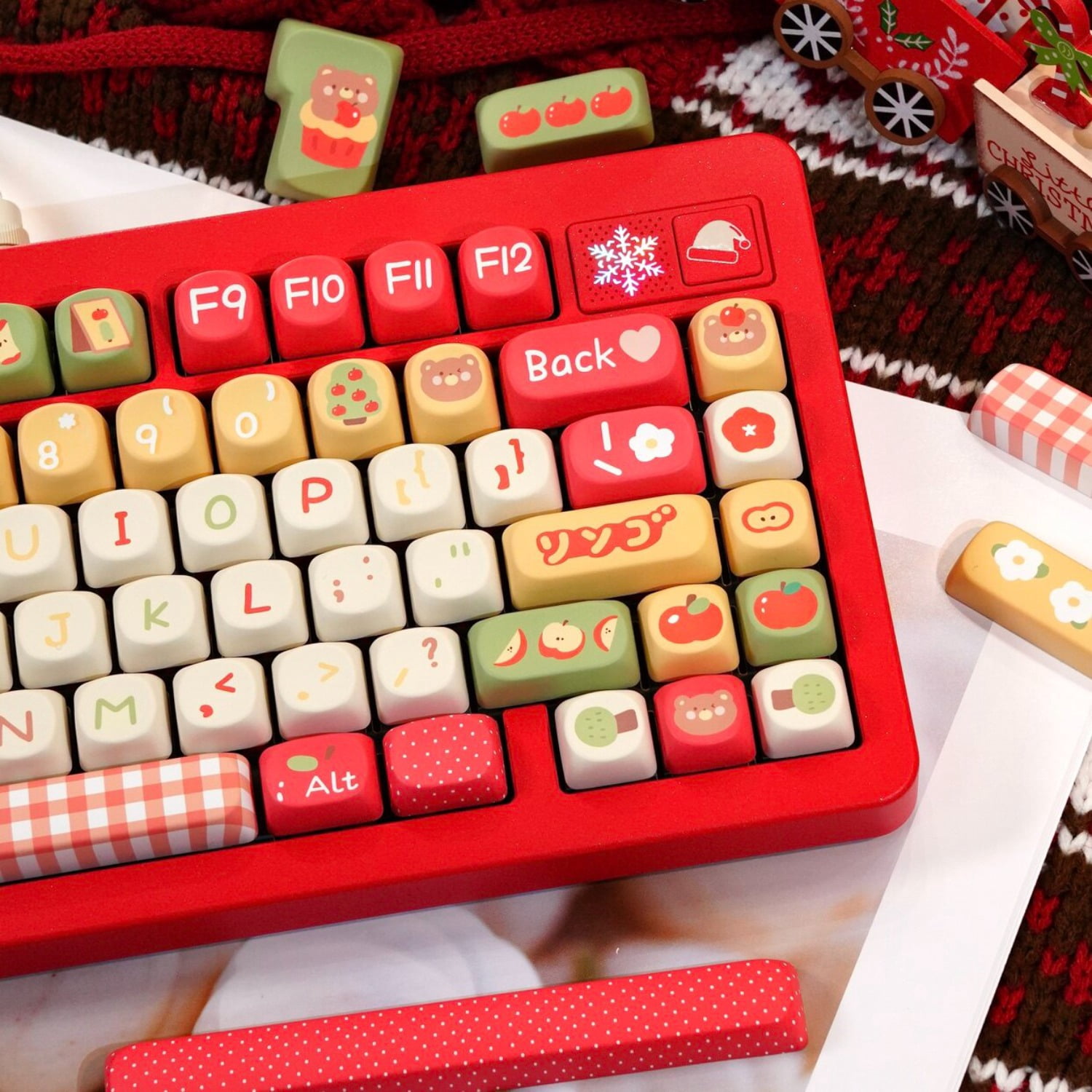 Cute ForApple Bear Christmas Keycaps, SOA Profile PBT Dye-Sub Keycap Set with Festive Holiday Design for Mechanical Keyboard