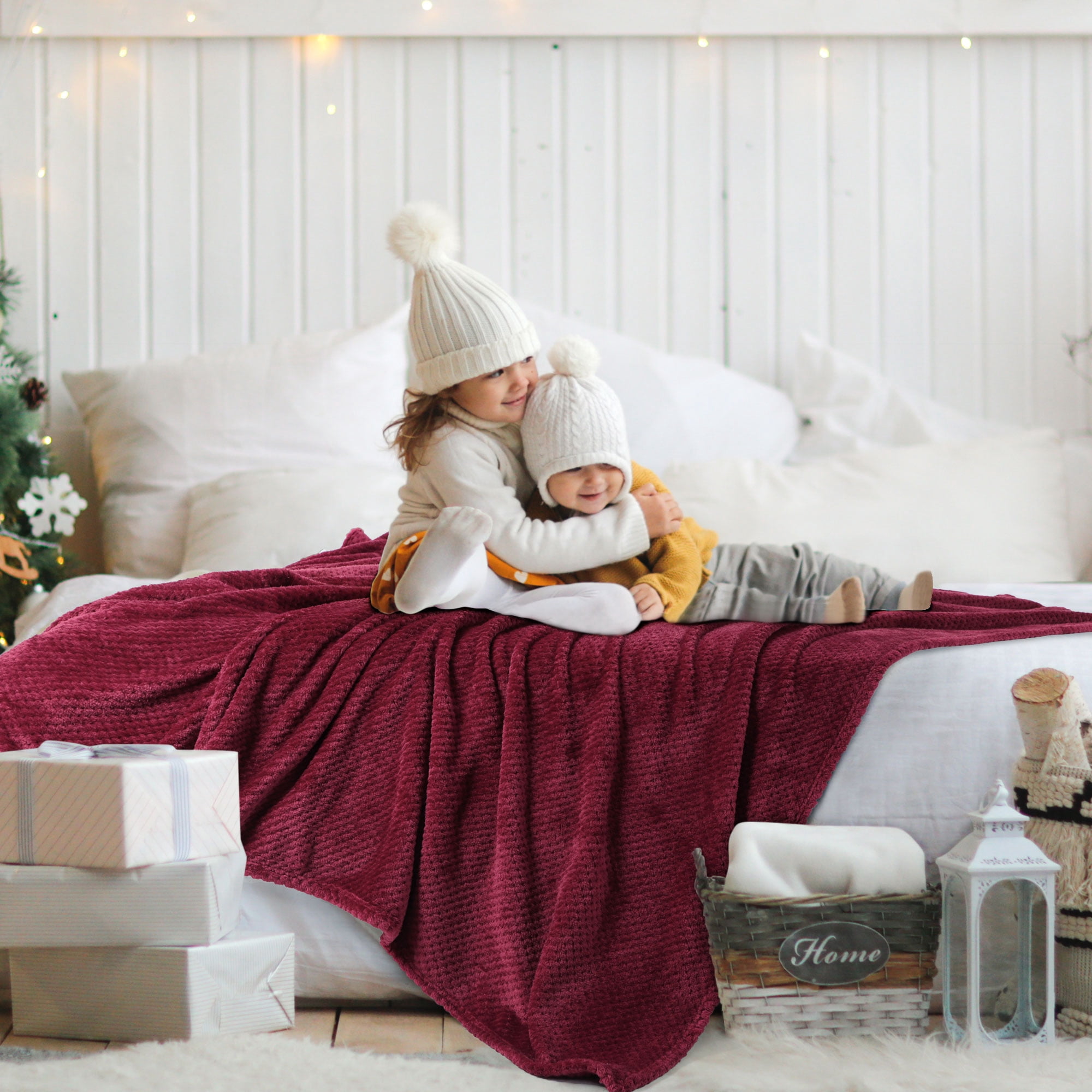REGALWOVEN Luxury Fleece Bed Blanket Woven Mesh Burgundy 60"x78"