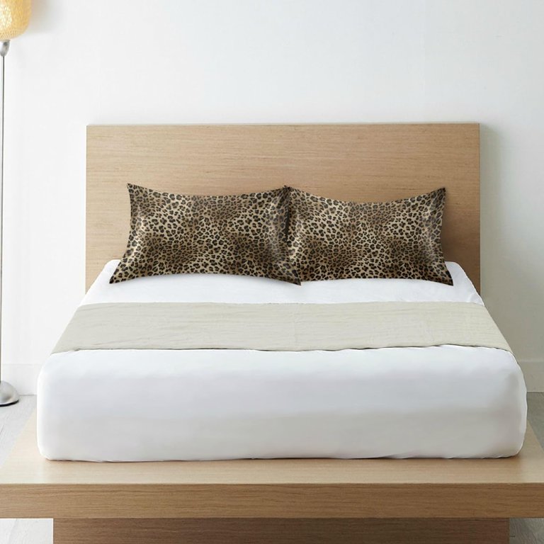 Coolnut Vintage Leopard Print Satin Pillowcase for Hair and  display picture 1