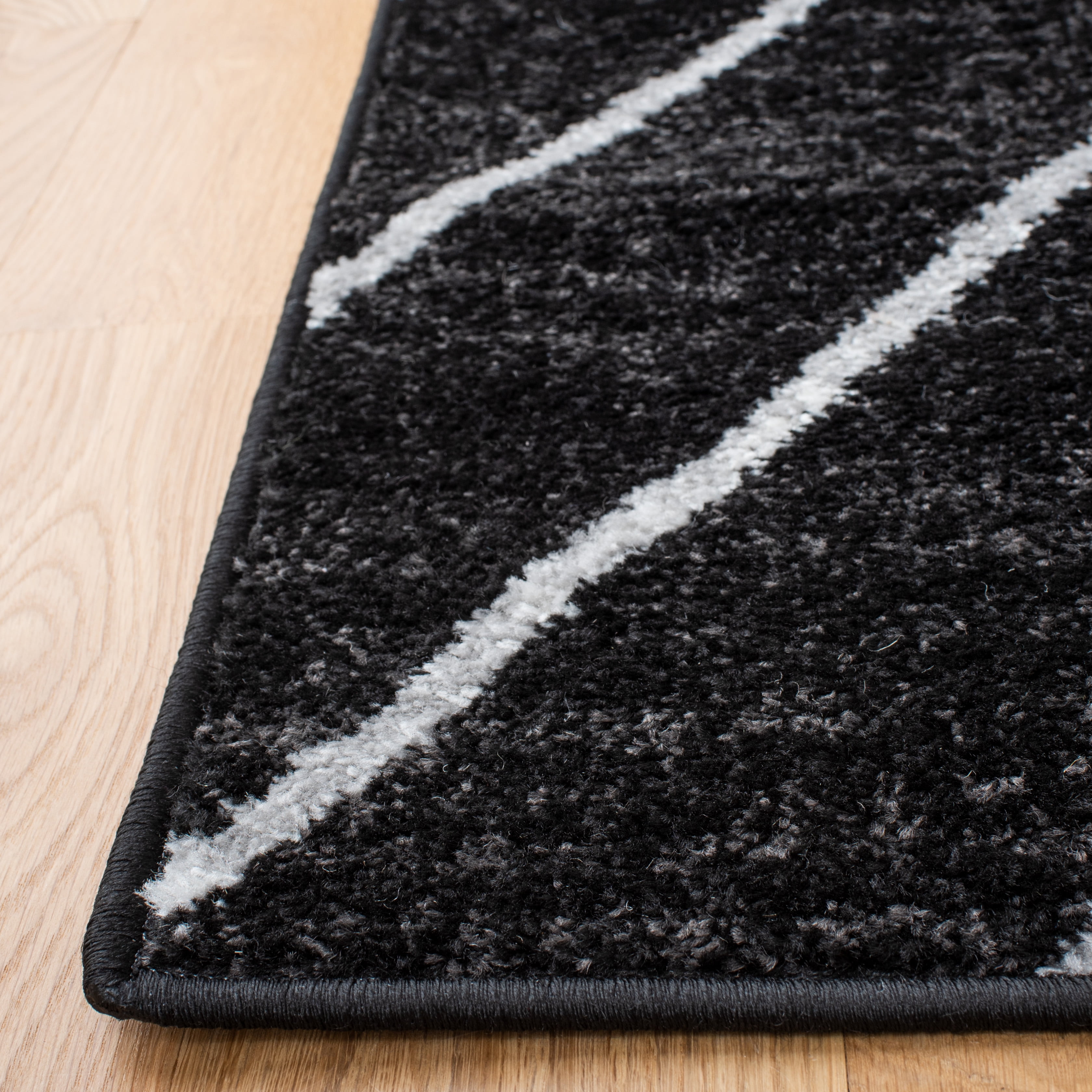SAFAVIEH Adirondack Evonne Geometric Runner Rug, Black/Light Grey, 2'6" x 12'