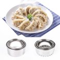 thumbnail image 3 of Herramienta de corte de masa redonda/en forma de flor, utensilios de cocina de acero inoxidable, cortador de Dumplings portátiles, moldes para envolturas, 3 piezas, 3 of 4