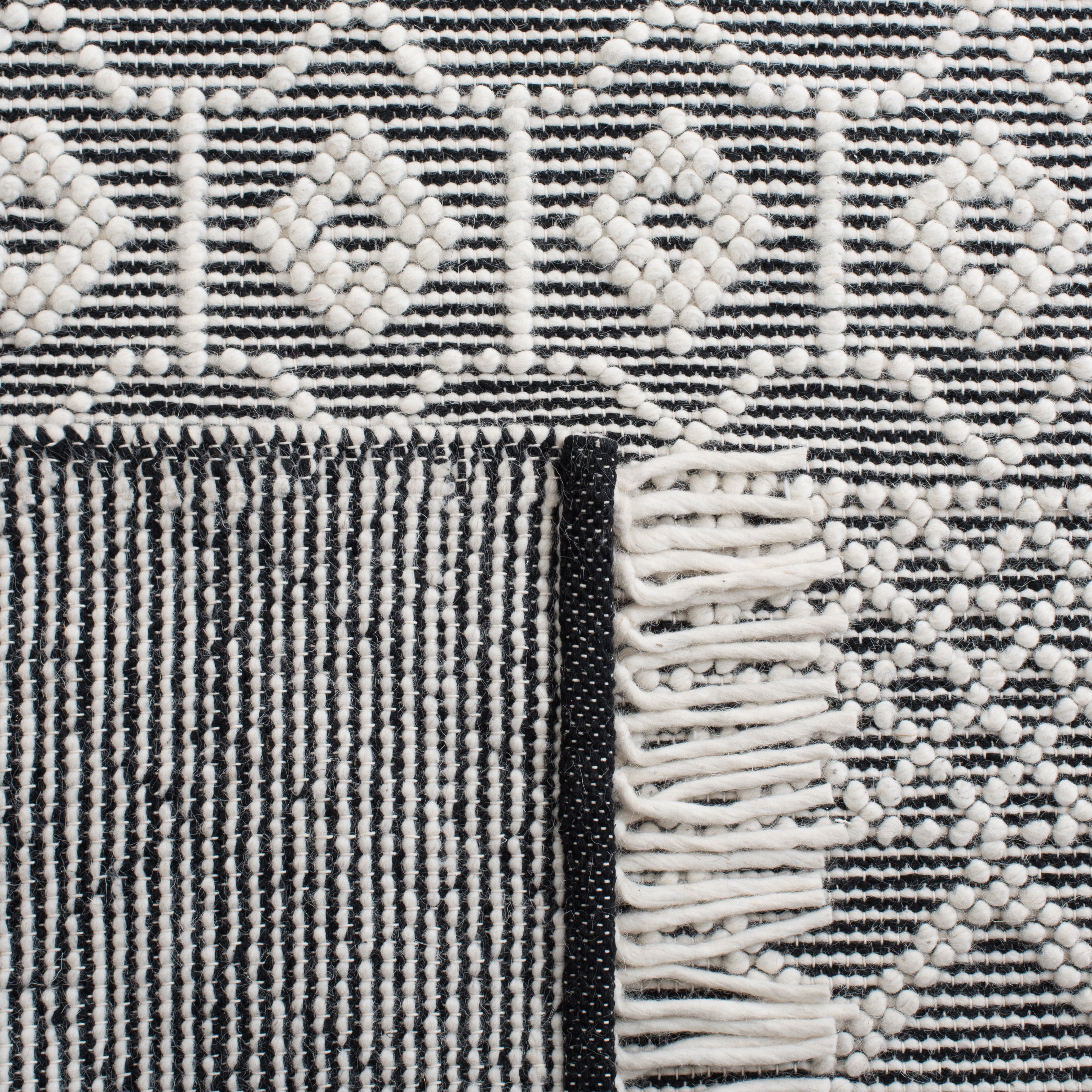 SAFAVIEH Natura Clyde Geometric Area Rug, Ivory/Black, 6' x 9'