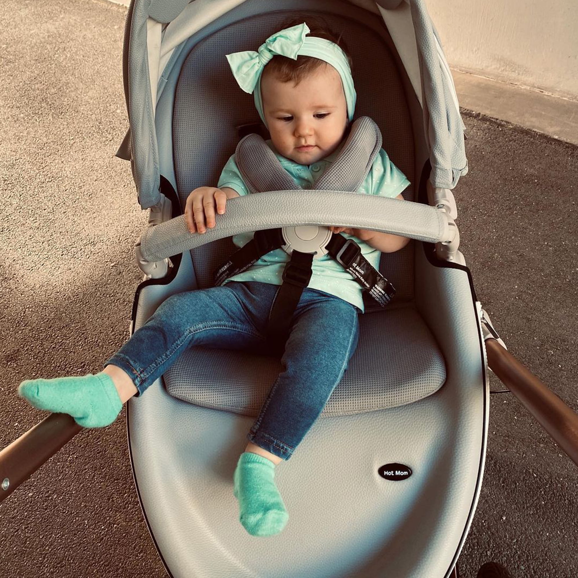 Hot mom best sale pushchair