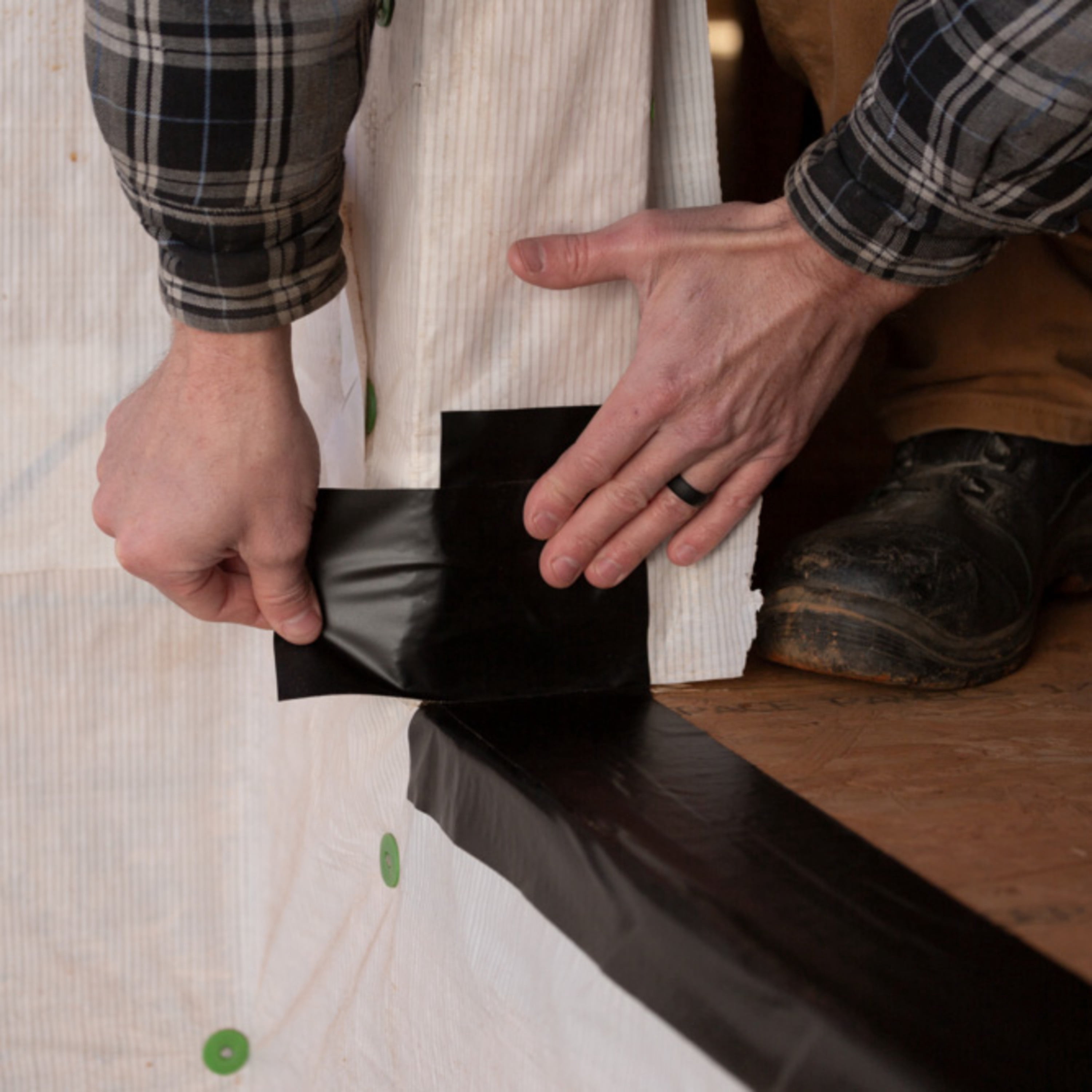 FrogTape Pro Grade Flashing Tape (FSL 055): 3-3/4 in. x 30 ft. (Black)