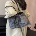 thumbnail image 4 of LNGOOR Sac Fourre-Tout à Bandoulière Graphique Décor Chaîne Grande Capacité Design de Niche Sac Fourre-Tout Sac à Bandoulière Fantaisie Sac à Main de Rangement Extérieur Tendance pour Filles, 4 of 6