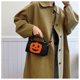 thumbnail image 5 of Bolso de Calabaza de Halloween | Azul, Negro, Blanco y Naranja | Piel Sintética | Bandolera | 20,5 X 12 X 7 Cm | Bolso Festivo y Original, 5 of 6