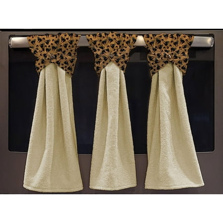 

Halloween Wraparound Snap Hanging Towels (Set of 4) by Penny s Needful Things (Scaredy Cat) (Terrycloth Color: Yellow)