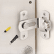 thumbnail image 1 of Hebilla de puerta de 90 grados sin perforaciones Cerradura de ángulo recto para puerta corrediza Pasador de pestillo de puerta corrediza Pestillo de puerta de habitación Hebilla de acero inoxidable, 1 of 2