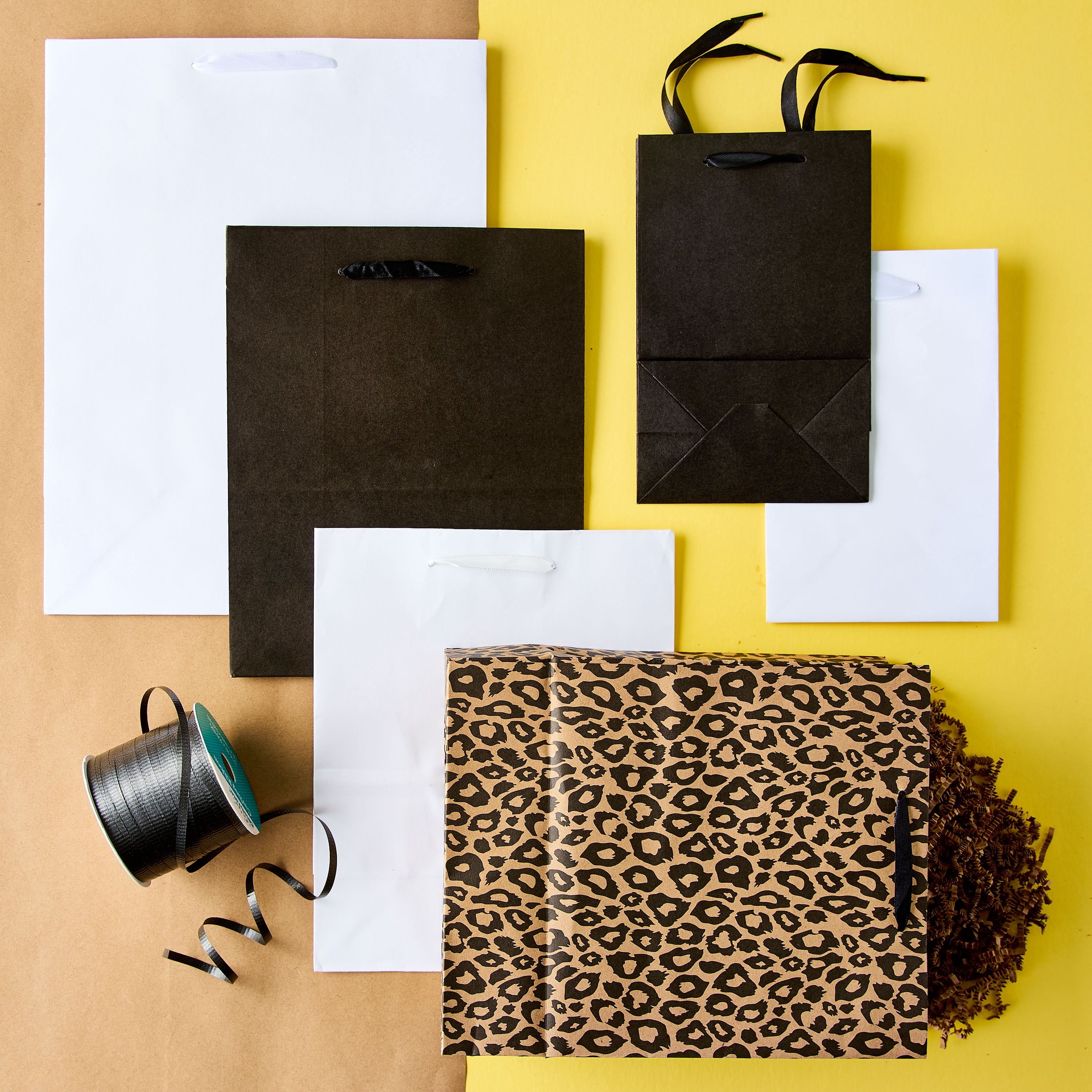 Hello Hobby Large Brown Leopard Paper Bags, 8" x 10", 7 Count