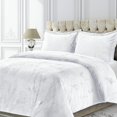thumbnail image 1 of Tribeca Living Venedicuvet Venice Velvet Juego De Funda De Edredón Extragrande De Color Liso, Color Blanco, 1 of 5