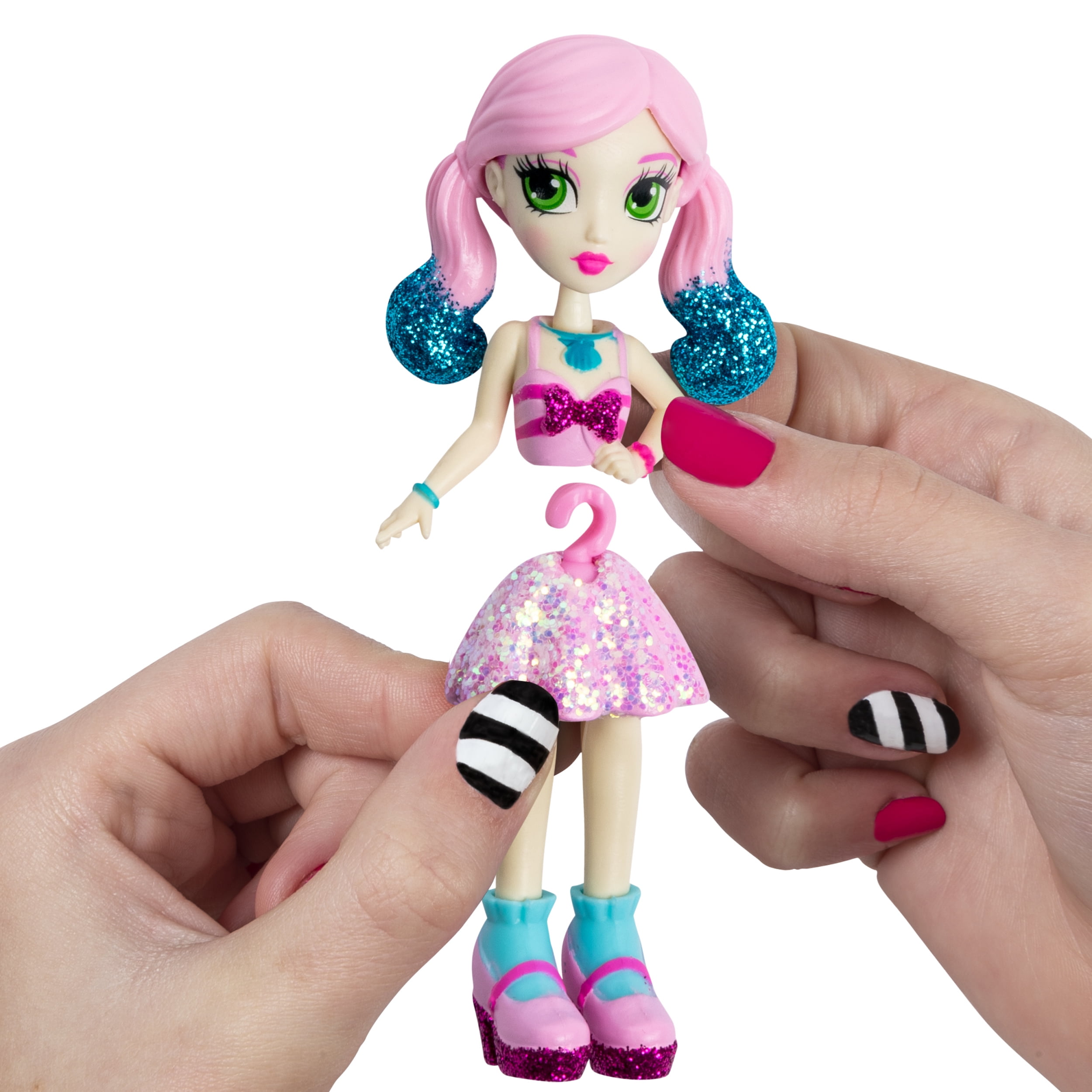 Off The Hook Style Doll, Jenni (Summer Vacay), 4-inch Small Doll with Mix  and Match Fashions, for Girls Aged 5 and Up