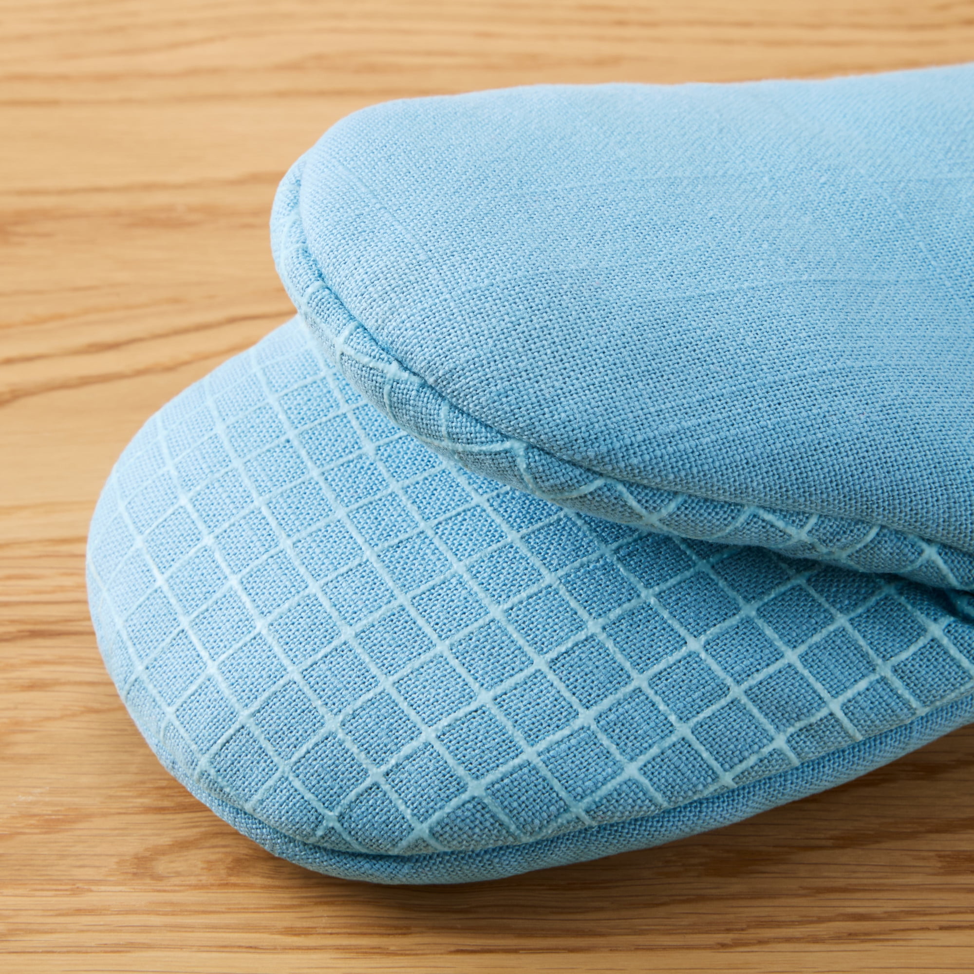 KITCHENAID Gourmet Series Gridlines Mini Oven Mitts 2-Pack Set, Heat Resistant up to 600°F, Soft Silicone Grip, Magnetic Cuff, Blue Velvet, 5.5"x9"