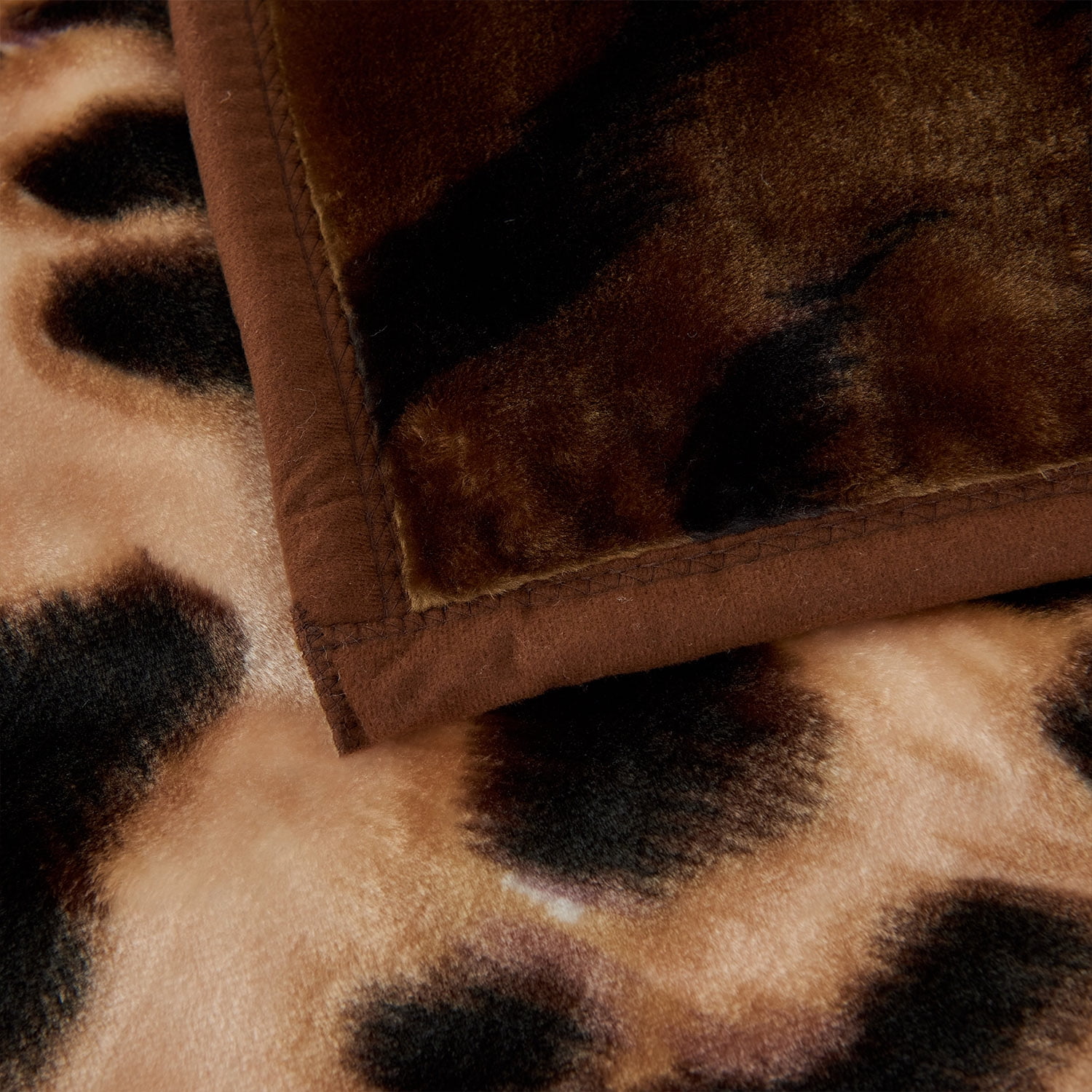 MERRY HOME King Size Fleece Blanket For Bed, A & B Patterns Soft Warm Animal Blanket, Microfiber Plush Middle Weight Bed Blanket For All Season, Leopard /Tiger, 5.7LB, 83"x91"