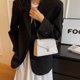 thumbnail image 2 of Bolso de hombro de cadena con diseño de cocodrilo, versión coreana moderna y elegante, para mujer, de tamaño pequeño, con cierre de broche, para el verano de 2025., 2 of 10