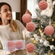 thumbnail image 1 of Set de adornos para bailes de Navidad en dos paquetes | Decoraciones festivas de 10 cm grandes con flocas, rojo, blanco, verde, naranja, marrón azul | Decoración ligera y duradera para árbol de, 1 of 6