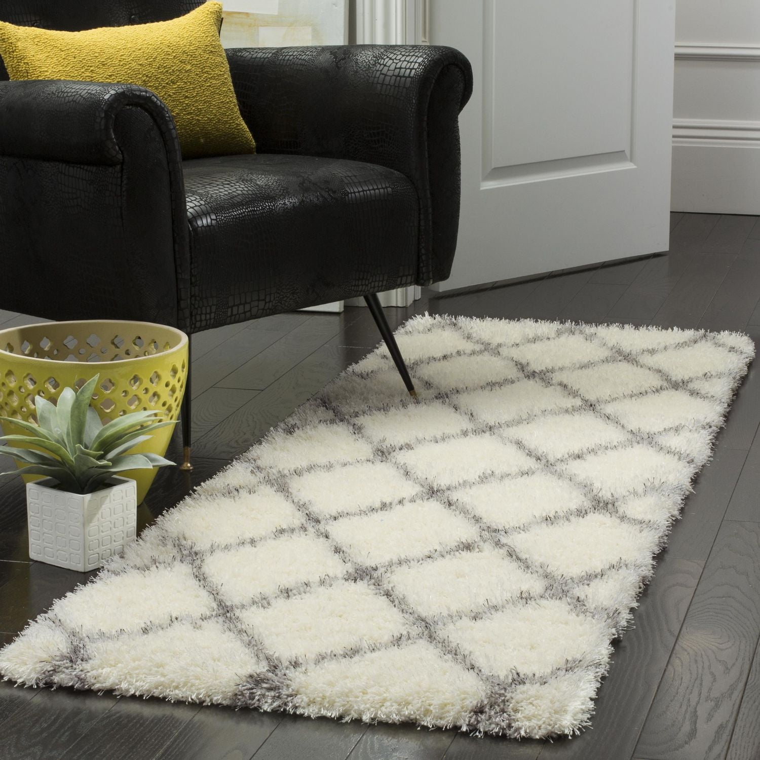 Safavieh Montreal Vesela Geometric Shag Area Rug