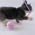 thumbnail image 2 of Juguete interactivo para gatos de 1,97" con bolas de hilo y campana incorporada para masticar para el entrenamiento de gatitos, 2 of 5