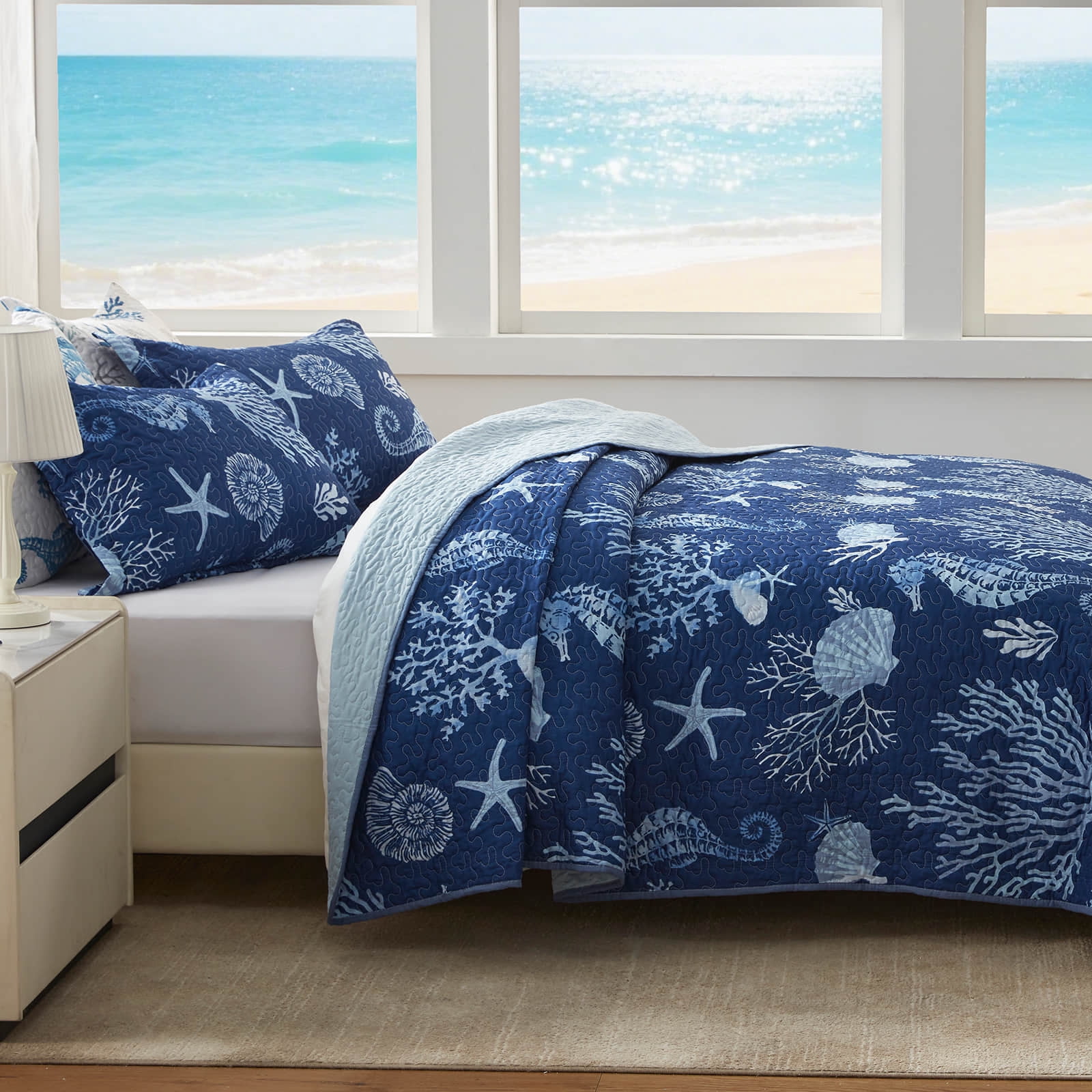 Coastal Quilt Set Full/Queen Size - Lightweight Microfiber Reversible Bedspread, 90''x98'', Navy, Includes 2 Shams