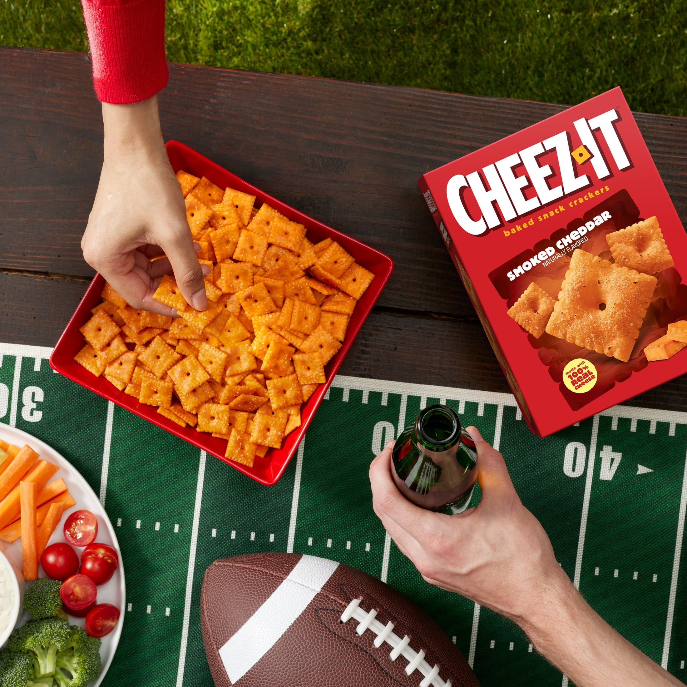 (12 pack) Cheez-It Smoked Cheddar Baked Snack Crackers, Lunch Snacks, 12.4 oz
