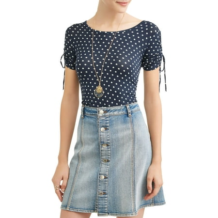 Juniors' Printed Ruched Short Sleeve T-Shirt w/ Necklace 2Fer