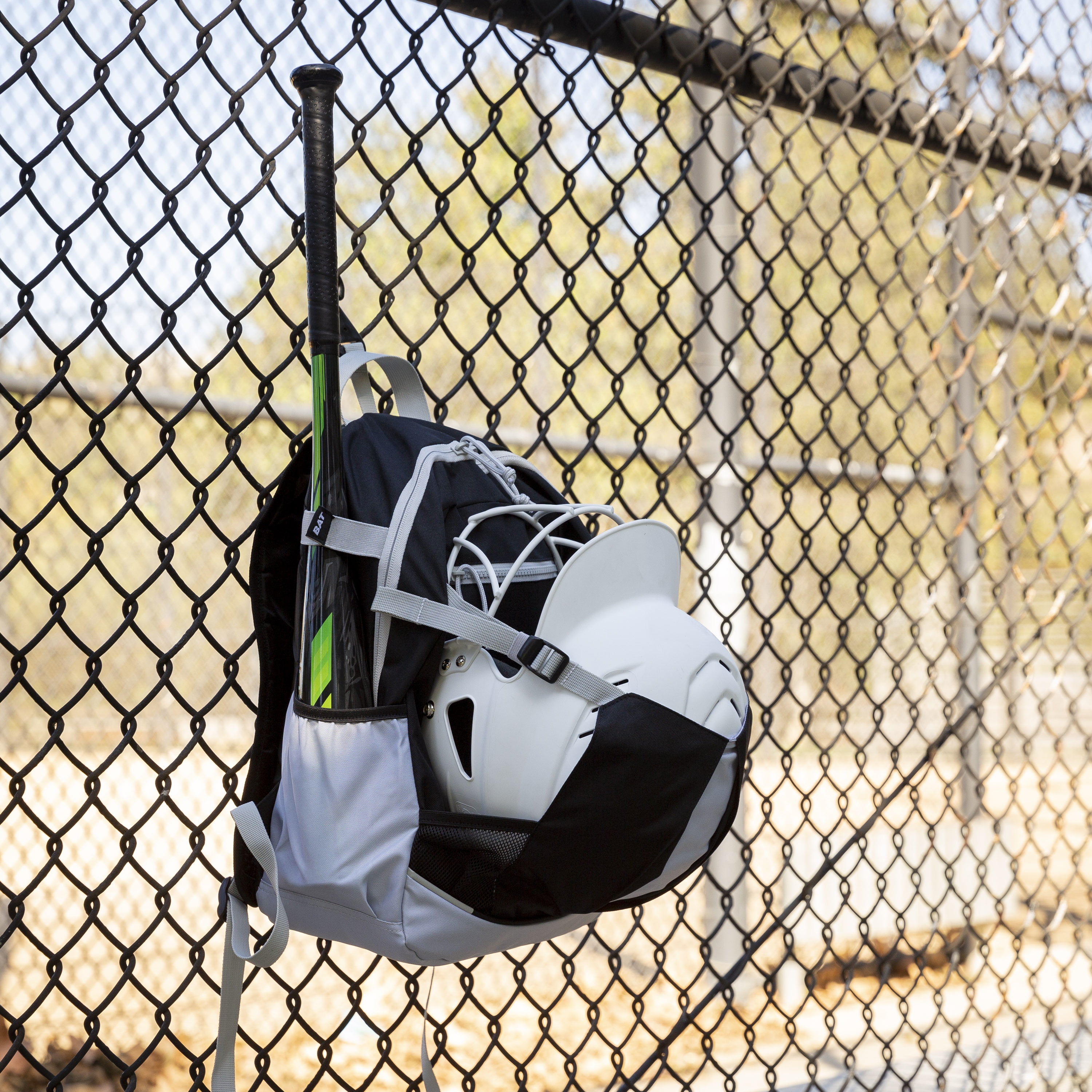 Athletic Works 21.5 Liter Youth Baseball Sports Equipment Bag, 1 Black and White, New