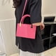 thumbnail image 5 of Bolso de cuero artificial con textura, bolso cuadrado pequeño, cadena simple, colgado para mujer, un hombro, rosa, 5 of 5