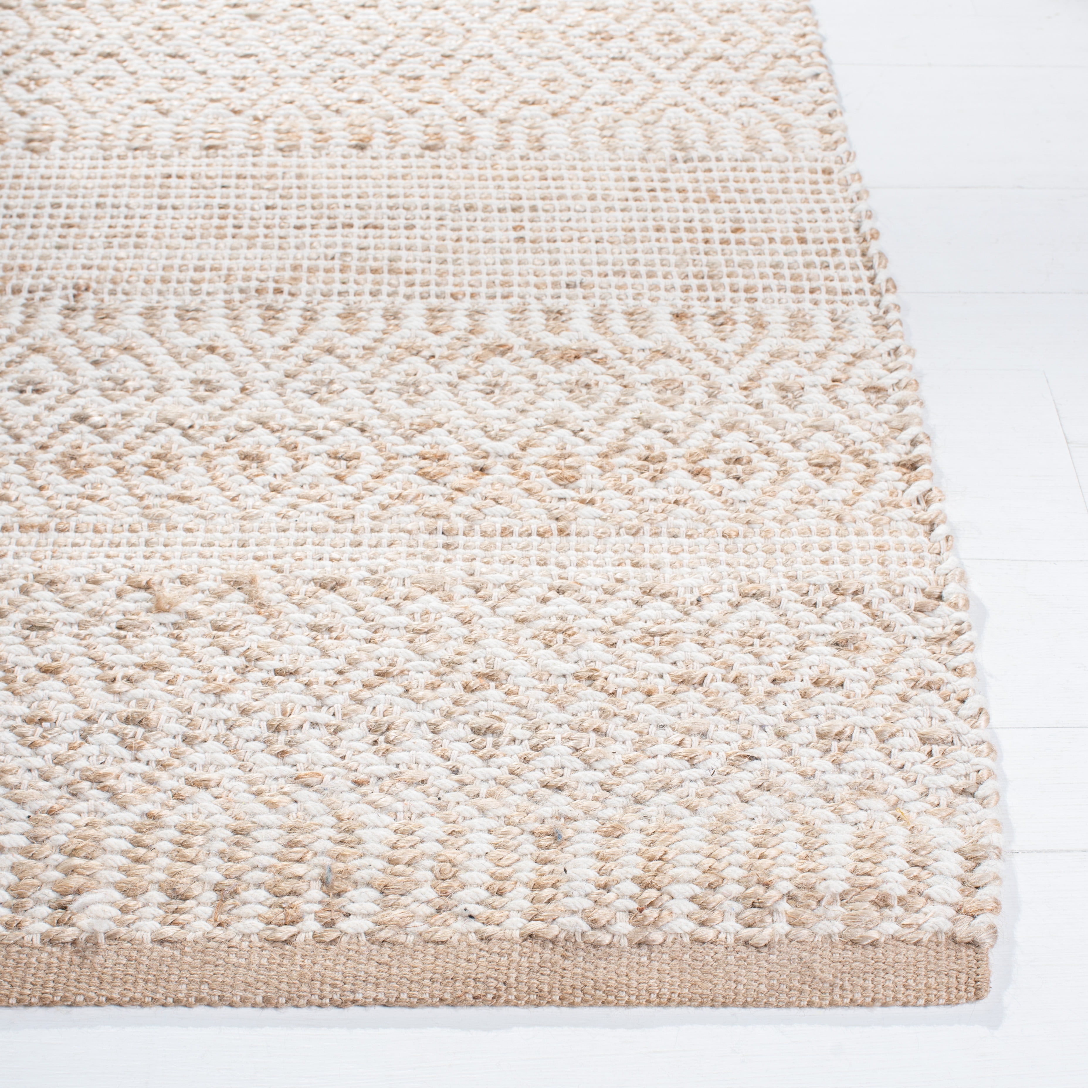 SAFAVIEH Natural Fiber Delice Geometric Area Rug, Natural/Ivory, 6' x 6' Square