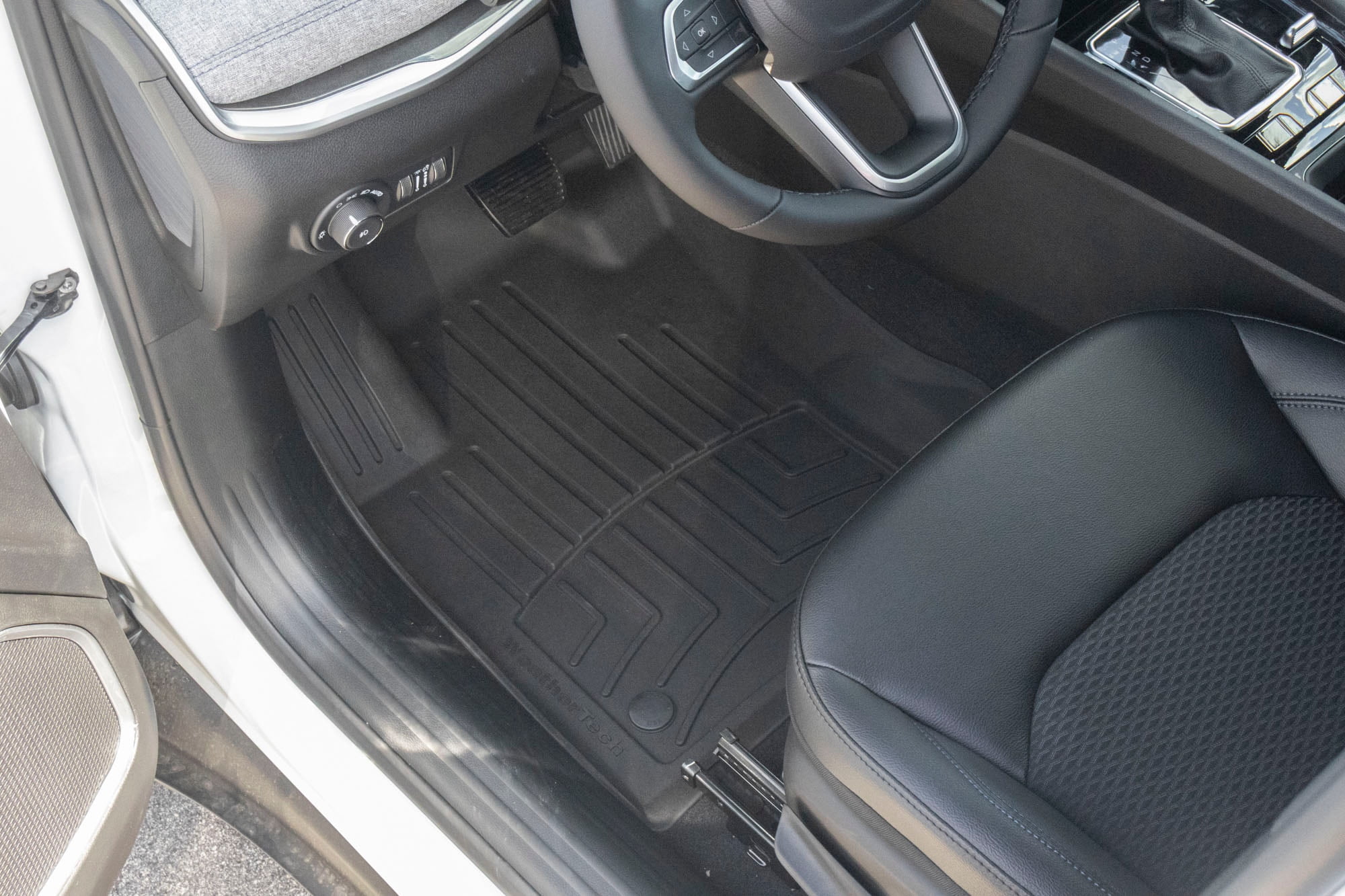 WeatherTech FloorLiner HP Custom Fit Floor Mats compatible with 2017-2017 Jeep Compass - 1st Row (Driver & Passenger), Black