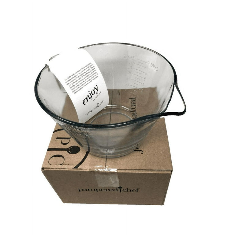 Pampered Chef Small Batter Bowl Measuring Cup w Lid Glass 1 QT / 4 CUPS  2432 NIB