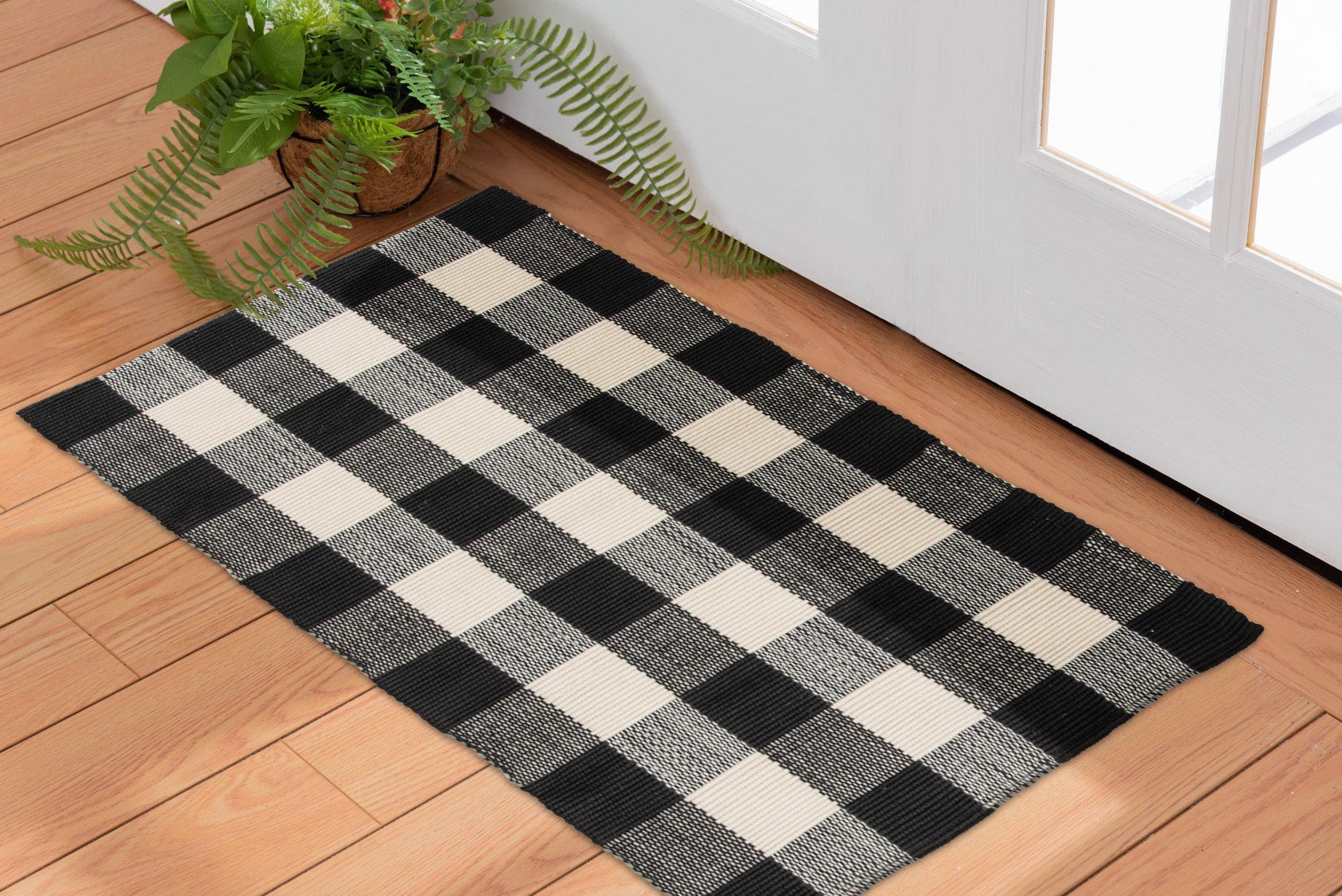 Mainstays 24 x 36 in Black & White Plaid Indoor/Outdoor Rug photo 3