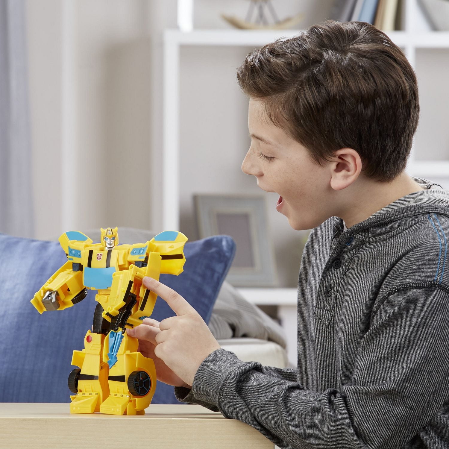 Transformers Cyberverse Action Attackers: Ultimate Class Bumblebee Action Figure Toy