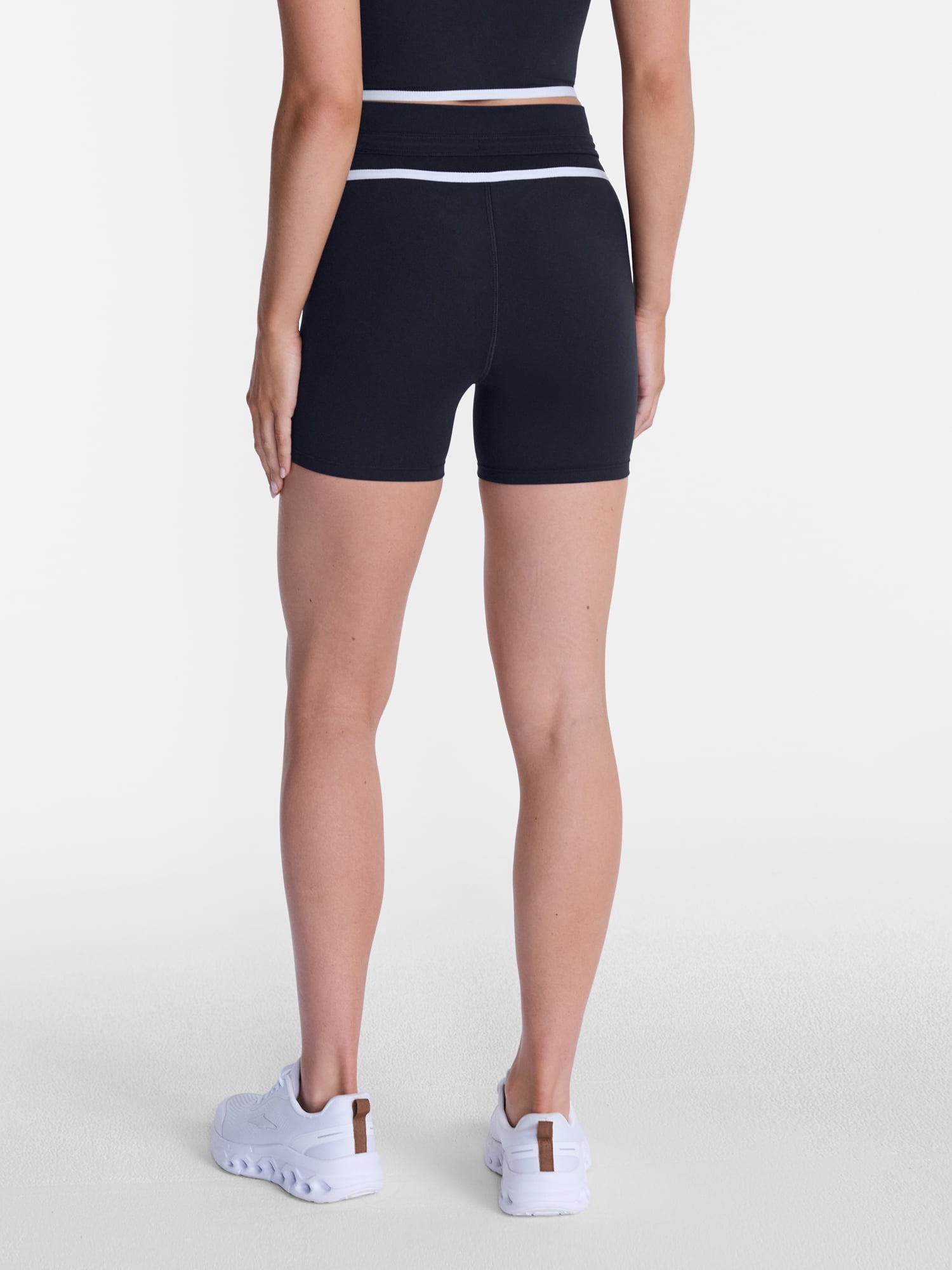 Avia Women's and Women's Plus SoftSculpt Tipped Bike Shorts, 5" Inseam, Sizes XS-4X