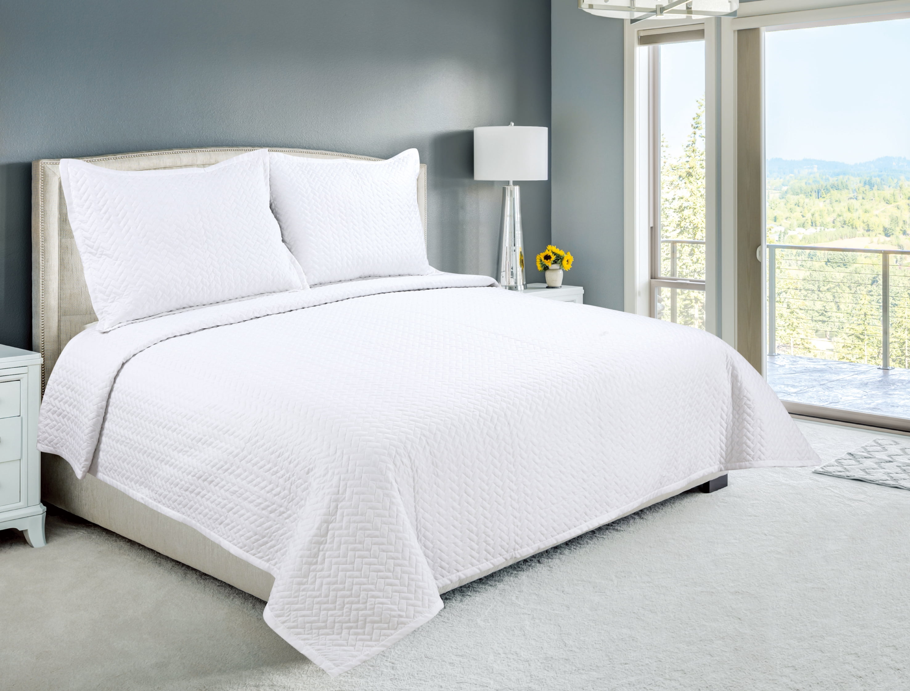 Marina Decoration Embroidered Stitching Coverlet Bedspread Ultra Soft Solid Bedding Summer Quilt Set with Quilted Sham