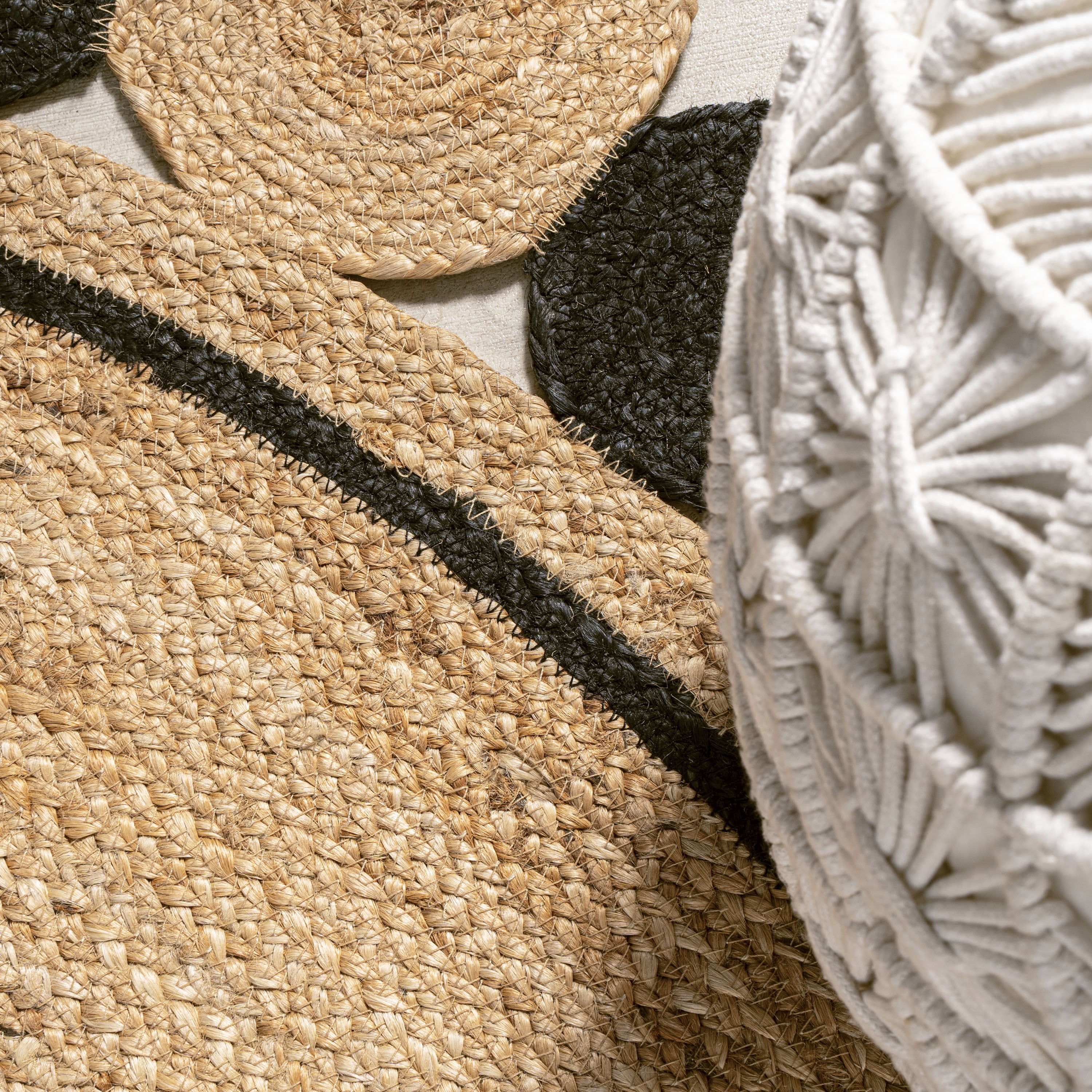 JONATHAN Y ANSA 5' Round Area Rug, Aurora Two-Tone Jute Hippy Circle Medallion - Black/Natural, RNF109A-5R