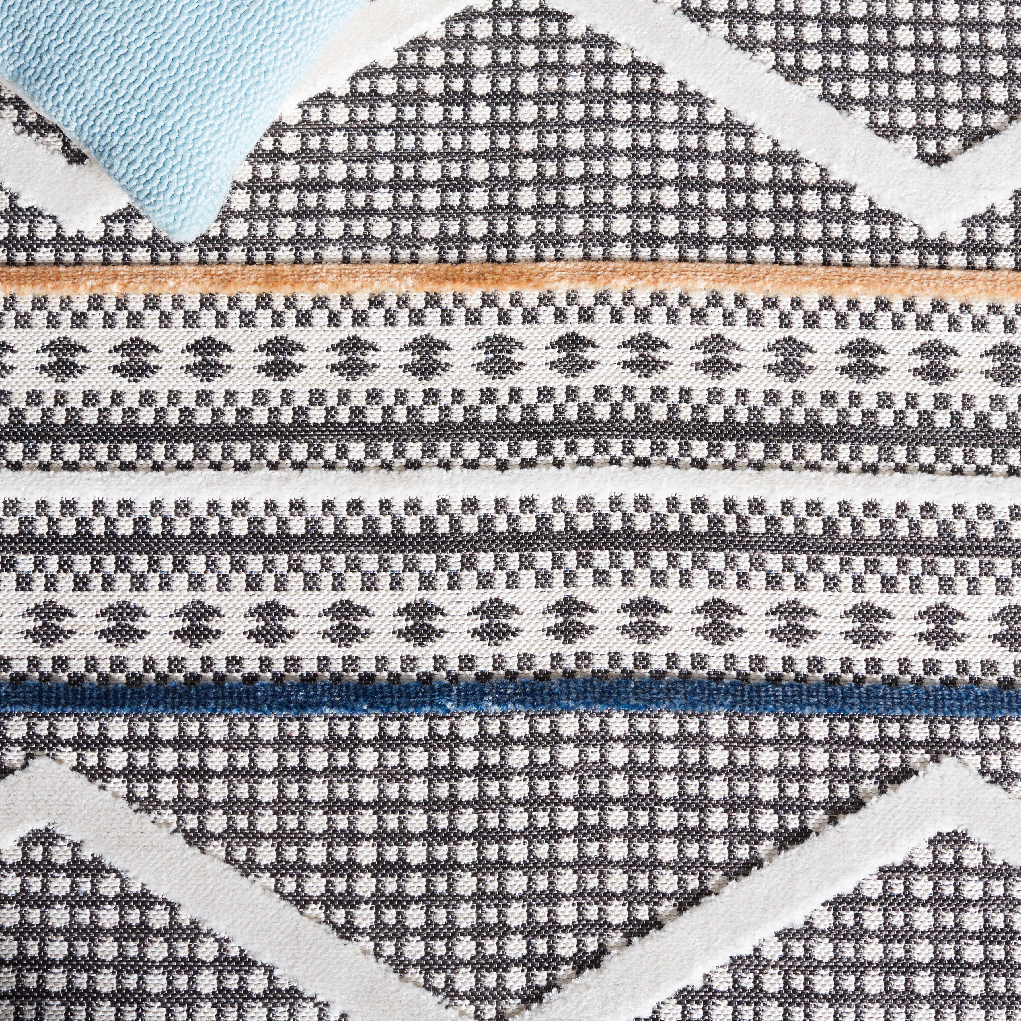 SAFAVIEH Cabana Briella Geometric Indoor/Outdoor Area Rug, Black/Ivory, 4' x 6'