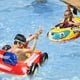 thumbnail image 3 of Pack de 2 flotadores para piscina con pistola de agua para niños de 4 a 8 años | 10Leccion, 3 of 8