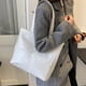thumbnail image 1 of Bolsa acolchado de algodón PU para mujer con asa superior de color sólido con entramado (blanco) Likrtyny  Para Estrenar, 1 of 9